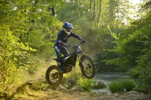 EM ELECTRIC MOTION ESCAPE R 2026